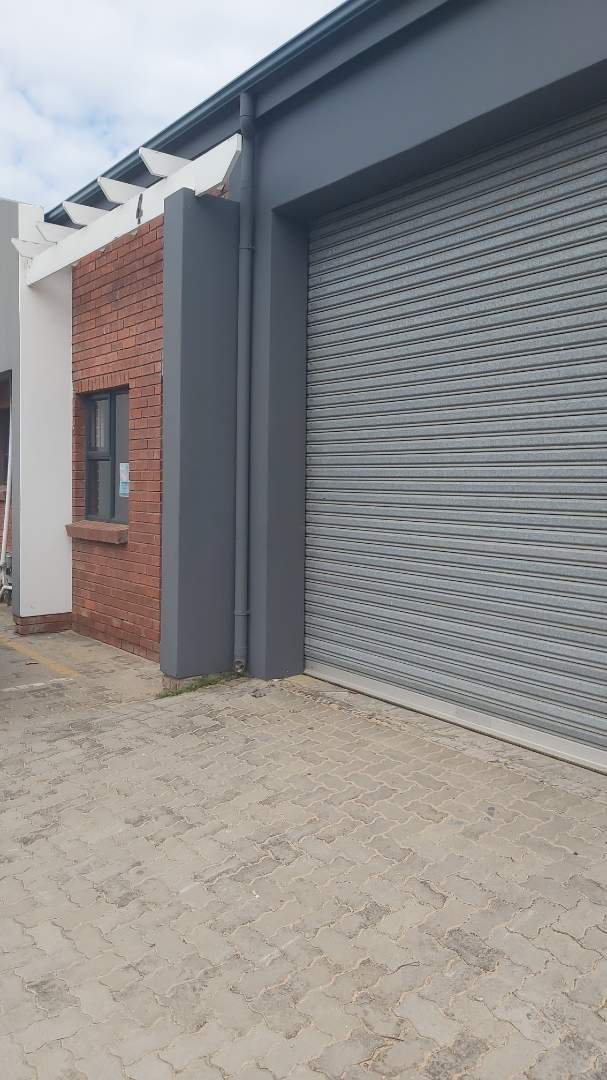 To Let Commercial Property for Rent in Overbaakens Eastern Cape